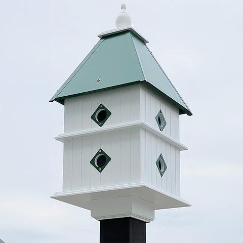 Wing & A Prayer Plantation Bird House, Spruce Green Roof Flying Colors