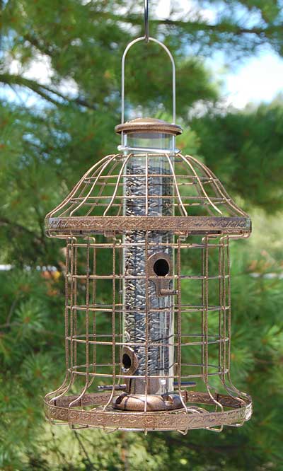 Woodlink Caged Wild Bird Feeder Flying Colors