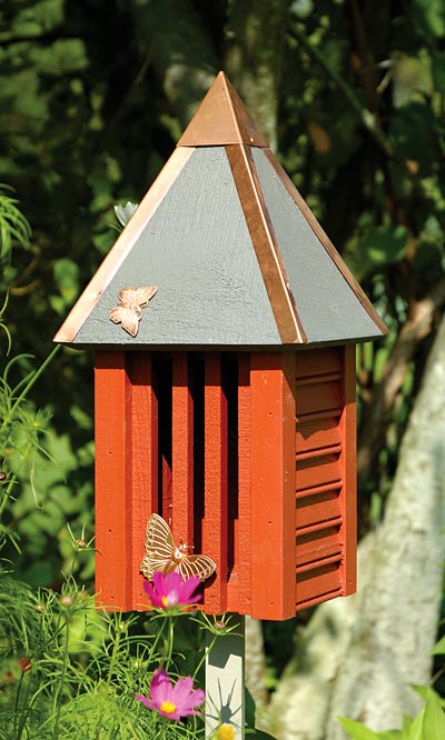 Heartwood Flutterbye House & Pole, Redwood Flying Colors