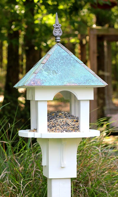 Heartwood Sky Box Cafe' Bird Feeder Flying Colors